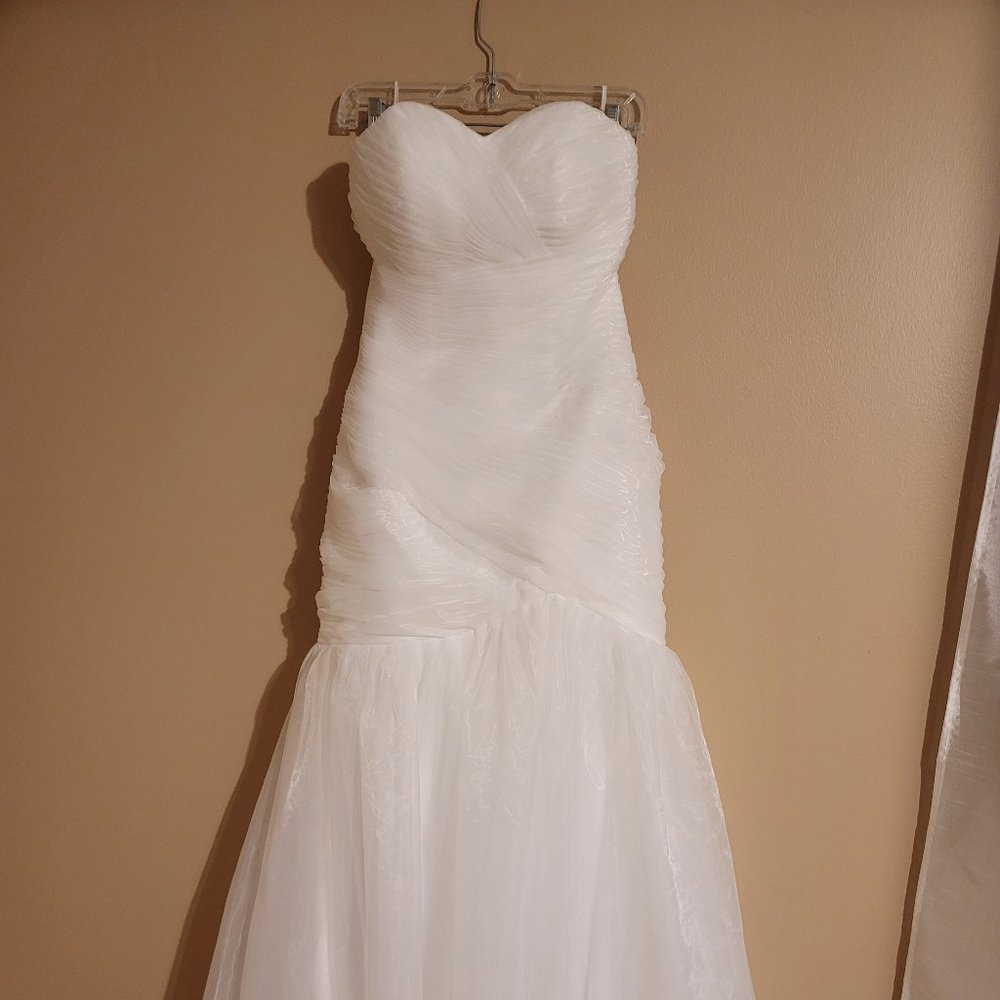 Wedding Dress Sleeveless/Strapless White size 4-6
